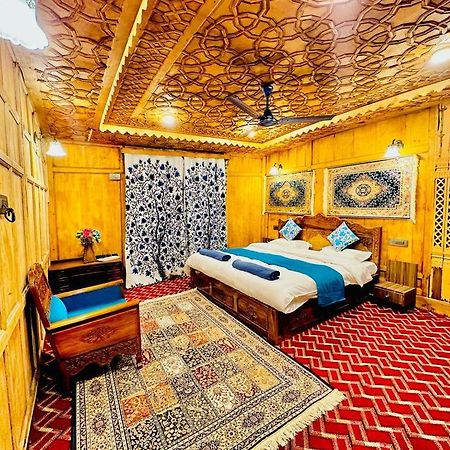 فندق New Zealand Group Of Houseboats Srīnagar المظهر الخارجي الصورة