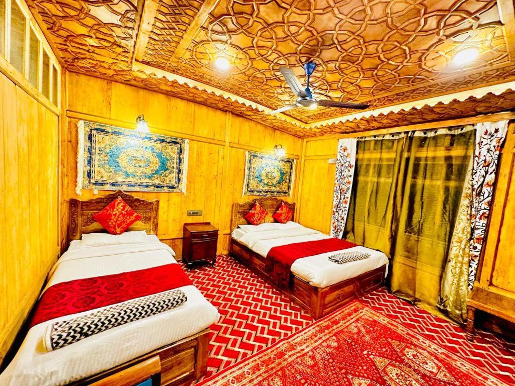 فندق New Zealand Group Of Houseboats Srīnagar المظهر الخارجي الصورة