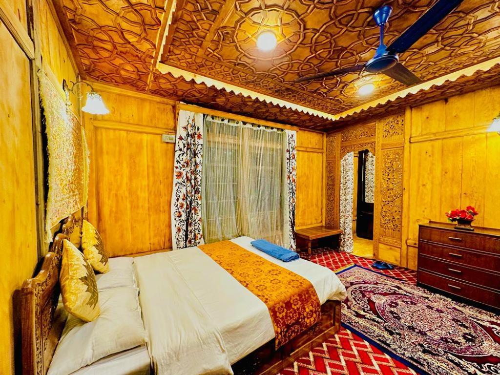 فندق New Zealand Group Of Houseboats Srīnagar المظهر الخارجي الصورة