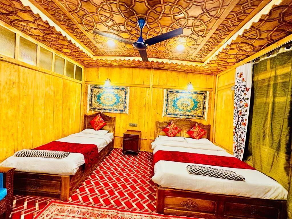فندق New Zealand Group Of Houseboats Srīnagar المظهر الخارجي الصورة
