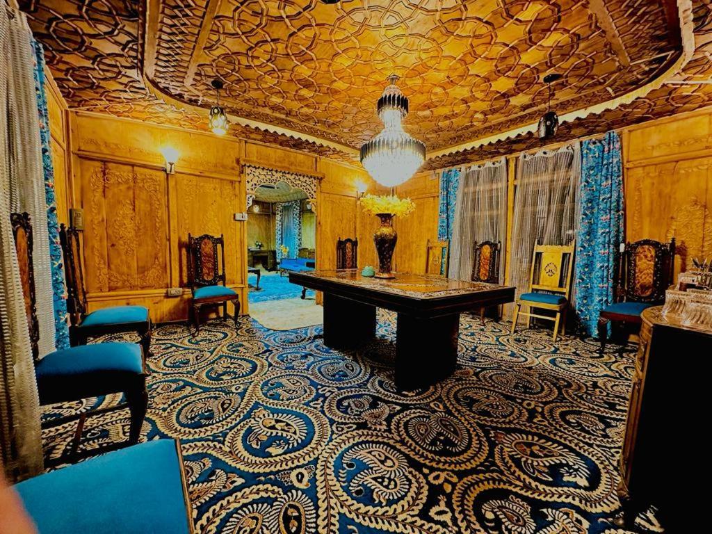 فندق New Zealand Group Of Houseboats Srīnagar المظهر الخارجي الصورة