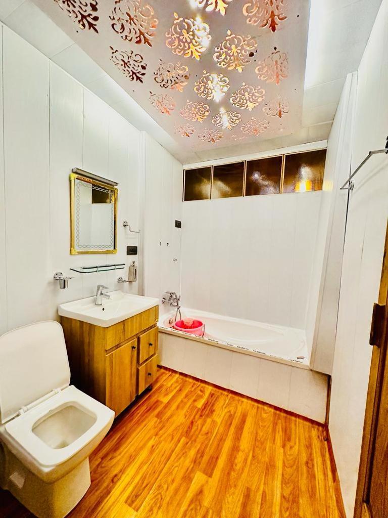 فندق New Zealand Group Of Houseboats Srīnagar المظهر الخارجي الصورة