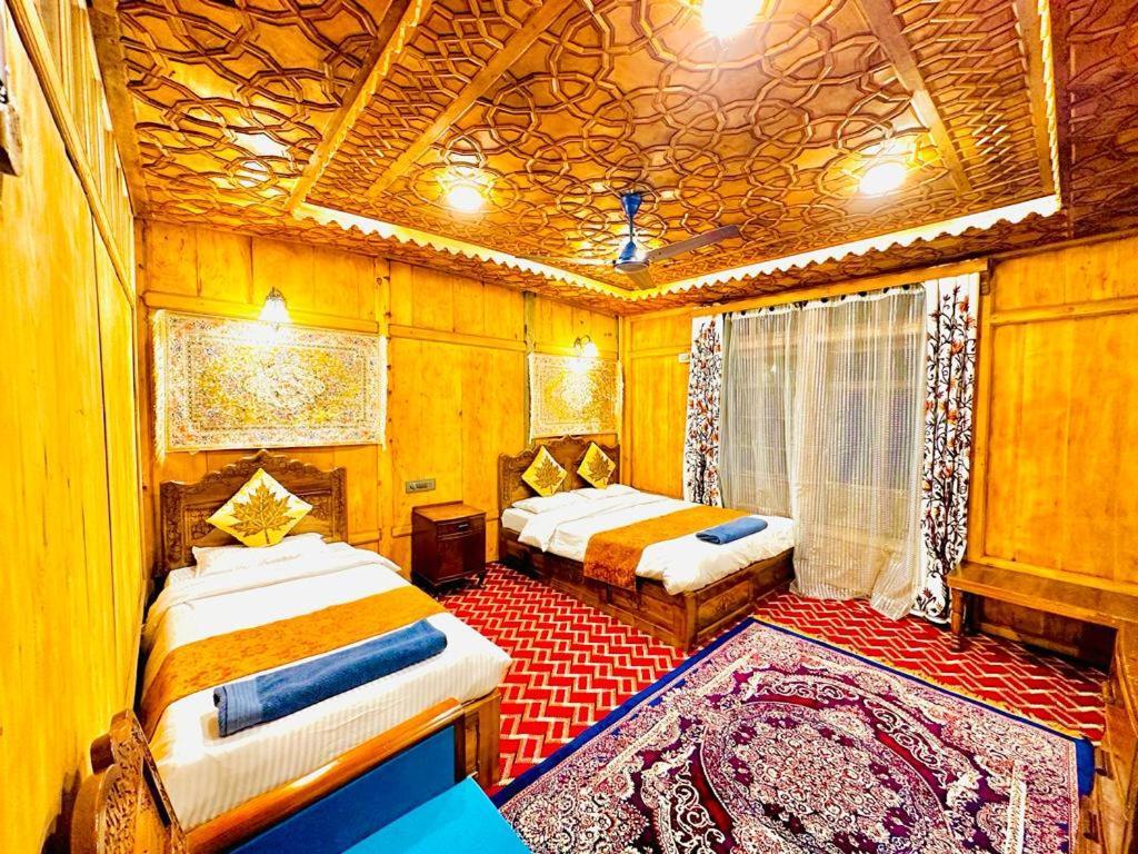 فندق New Zealand Group Of Houseboats Srīnagar المظهر الخارجي الصورة