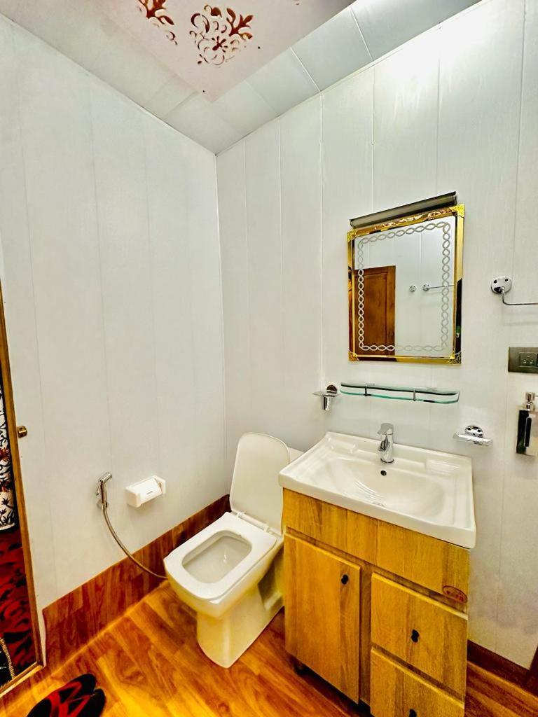 فندق New Zealand Group Of Houseboats Srīnagar المظهر الخارجي الصورة